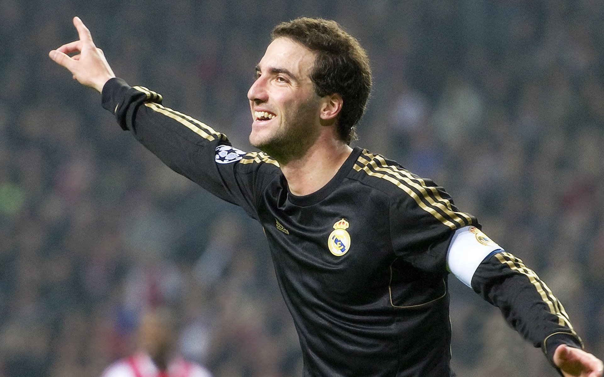 陈佳佩拉卡尼蝶泳成绩接近